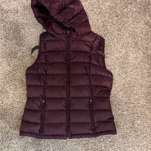 Women's Burgundy Puffer Vest
